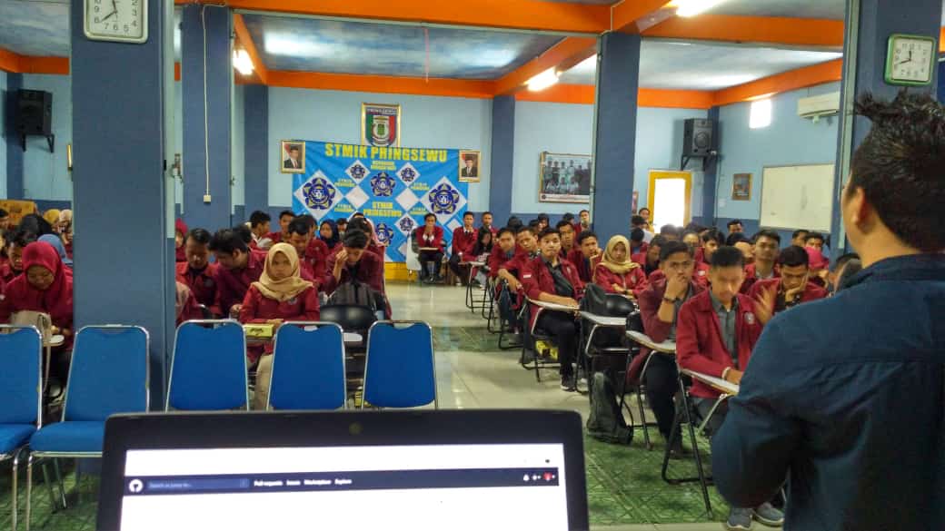 Dosen FIK Menjadi Pemateri Seminar Sistem Basis Data di ...