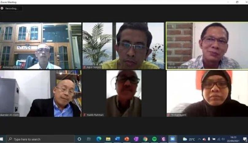 Diskusi mengenai Riset kolaborasi untuk Transformasi digital UMKM bersama pihak PPTIK ITB dan Lab IoT