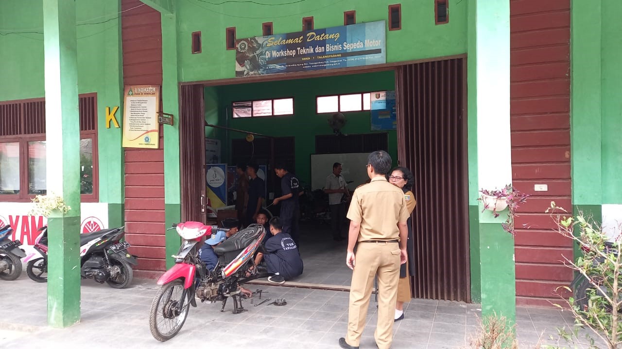 Fakultas Ilmu Komputer UBL Melakukan Pendampingan Program SMK Pusat Keunggulan Bersama SMKN 1 Talang Padang