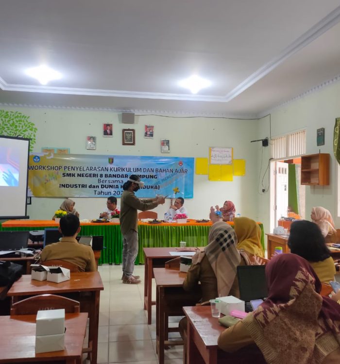 Fakultas Ilmu Komputer UBL Melakukan Kunjungan dalam rangka Program SMK Pusat Keunggulan Bersama SMKN 8 Bandar Lampung