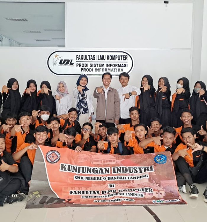 Kunjungan Industri SMKN 9 Bandar Lampung di Fakultas Ilmu Komputer
